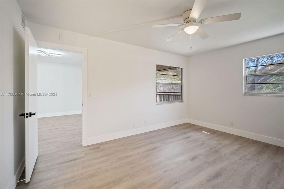 For Sale: $259,000 (2 beds, 2 baths, 1100 Square Feet)