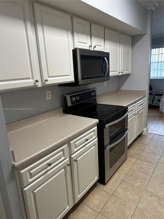 For Rent: $3,000 (2 beds, 2 baths, 1130 Square Feet)