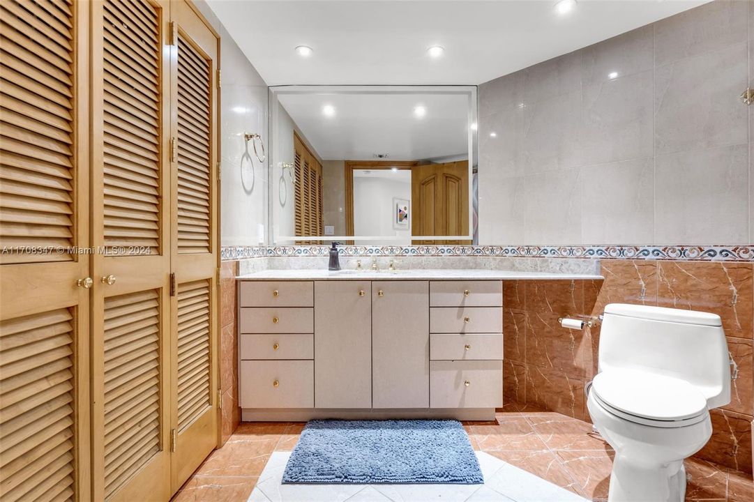 2nd Bathroom