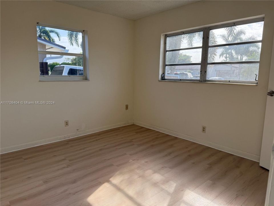 For Rent: $3,500 (3 beds, 2 baths, 1655 Square Feet)