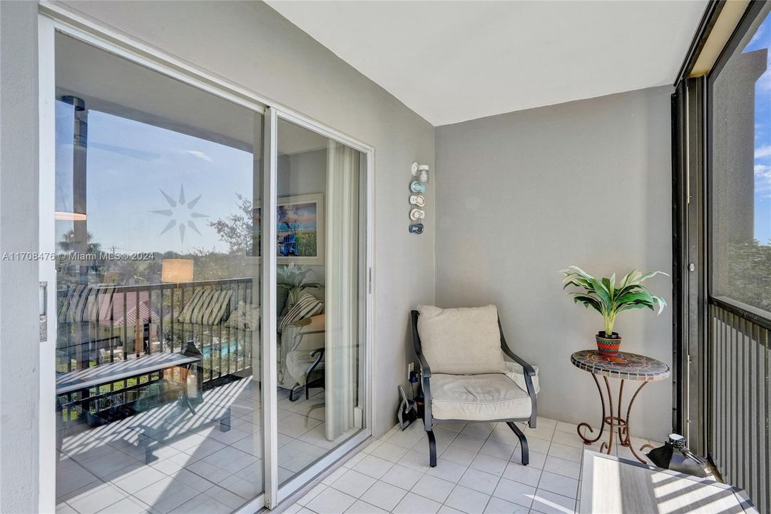 For Sale: $290,000 (2 beds, 2 baths, 1080 Square Feet)