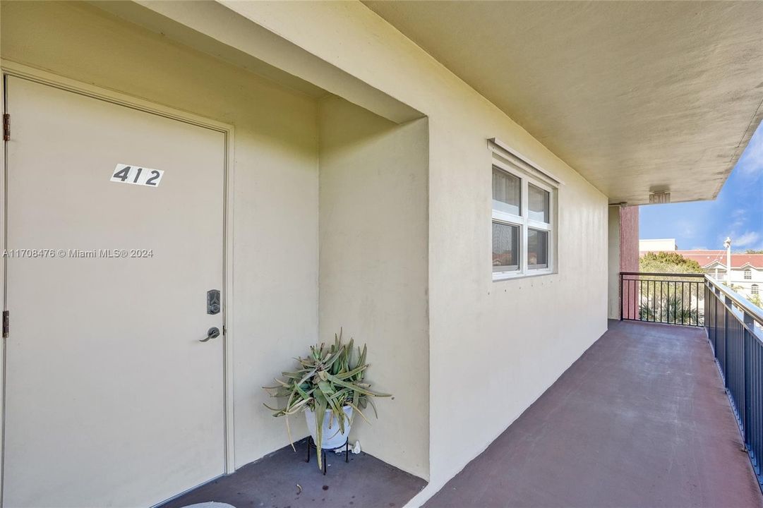 For Sale: $290,000 (2 beds, 2 baths, 1080 Square Feet)