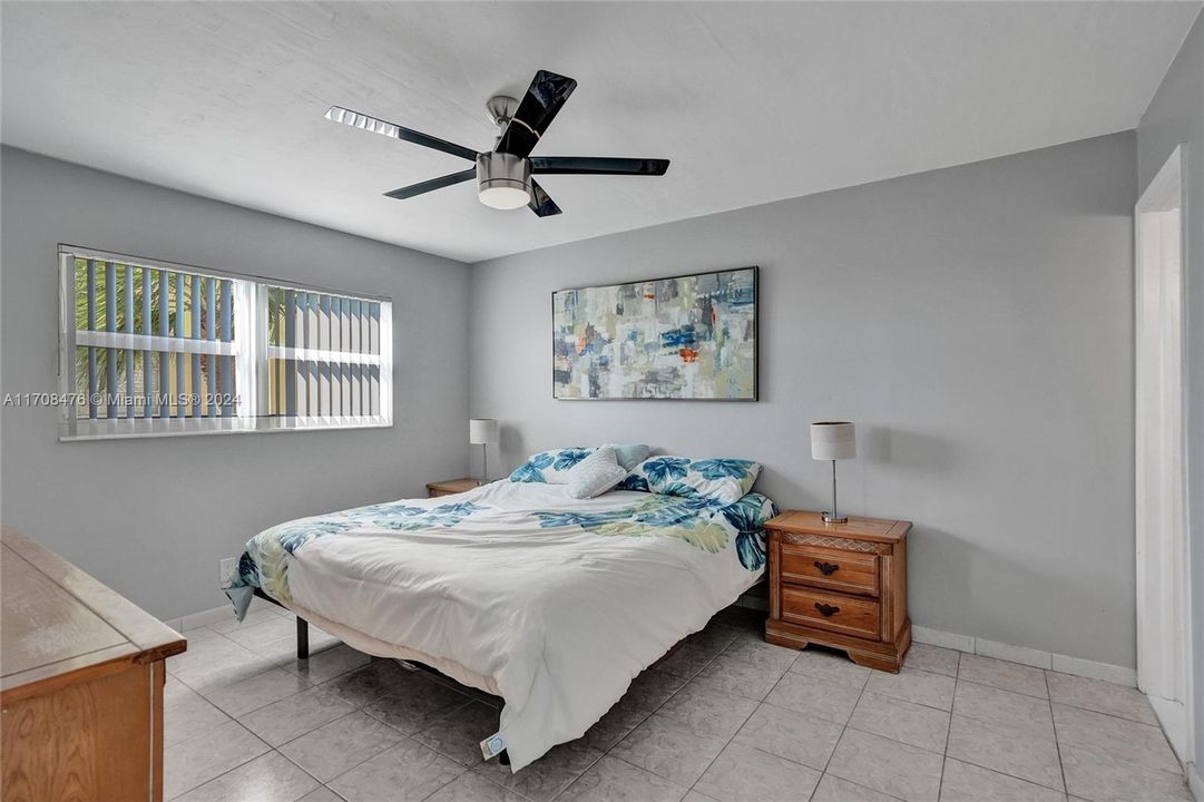 For Sale: $290,000 (2 beds, 2 baths, 1080 Square Feet)