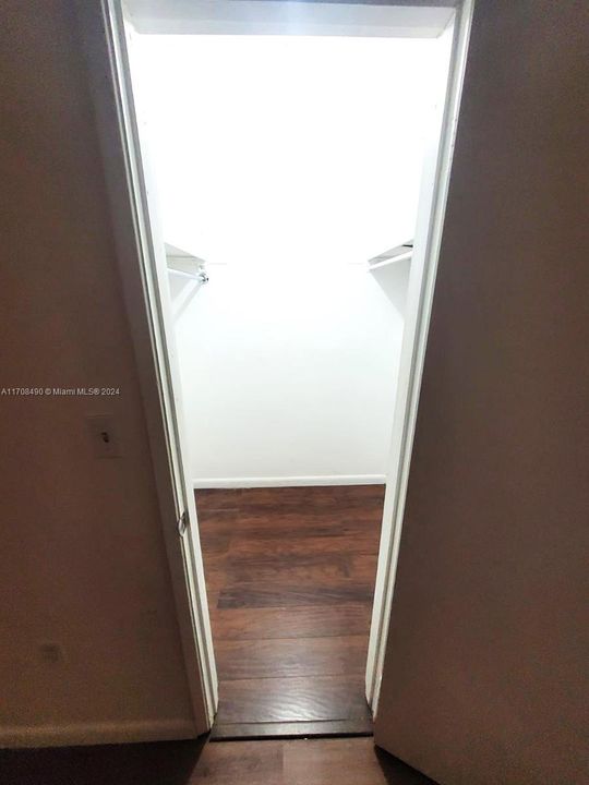 walking closet