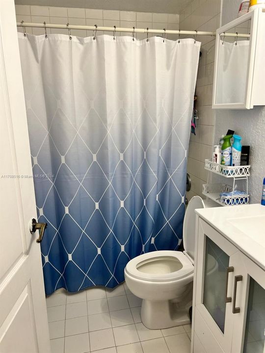 Principal Bathroom