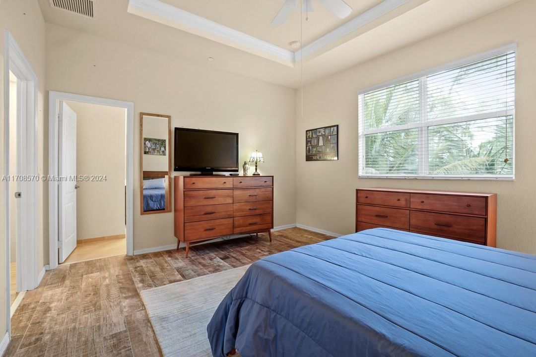 Mater Bedroom, Room for Oversized Furniture