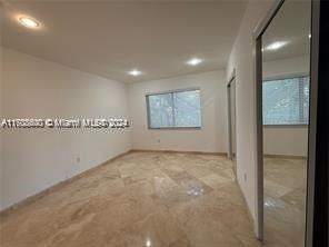 Active With Contract: $2,500 (2 beds, 2 baths, 924 Square Feet)