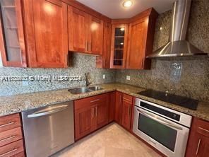 Active With Contract: $2,500 (2 beds, 2 baths, 924 Square Feet)