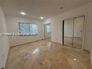 Active With Contract: $2,500 (2 beds, 2 baths, 924 Square Feet)