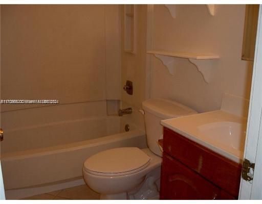 For Sale: $119,000 (0 beds, 1 baths, 464 Square Feet)