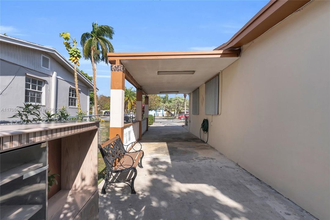 For Sale: $505,000 (4 beds, 2 baths, 1716 Square Feet)