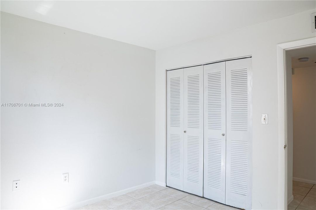 GUEST BEDROOM CLOSET