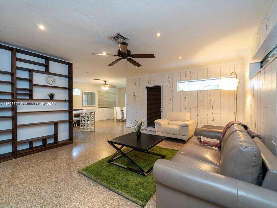 En Venta: $775,000 (2 camas, 2 baños, 1287 Pies cuadrados)