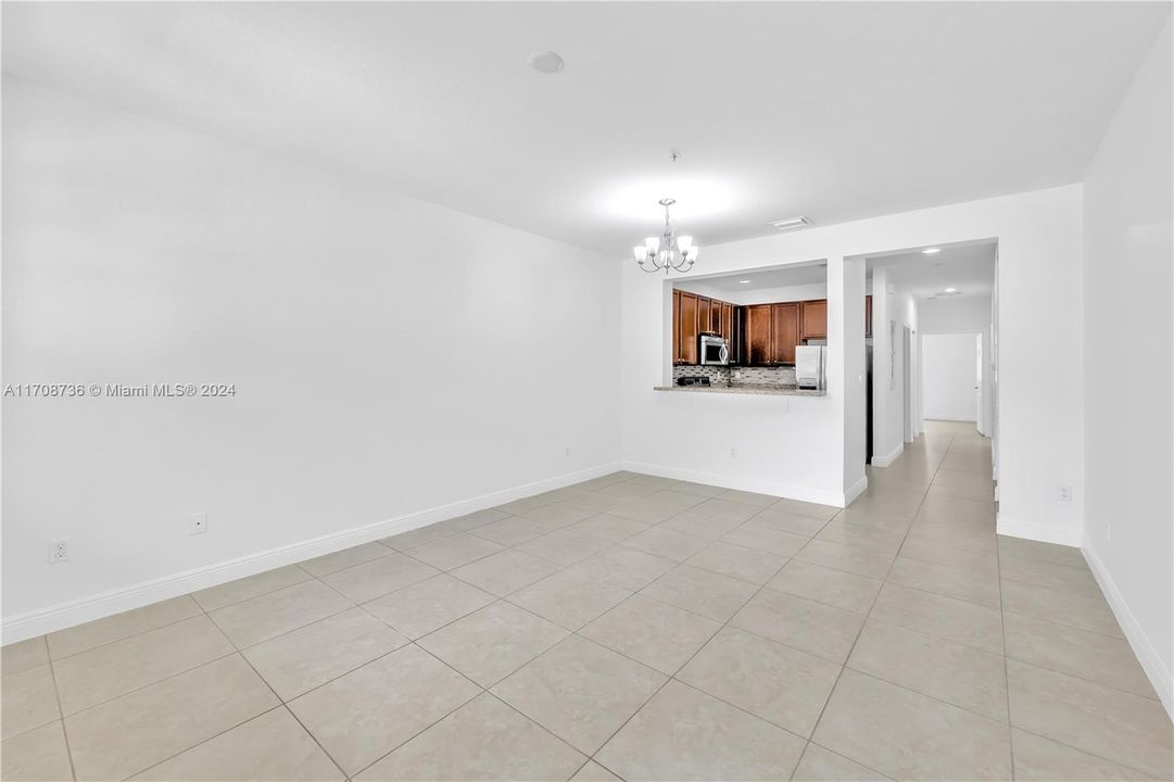 For Sale: $358,800 (2 beds, 2 baths, 1040 Square Feet)