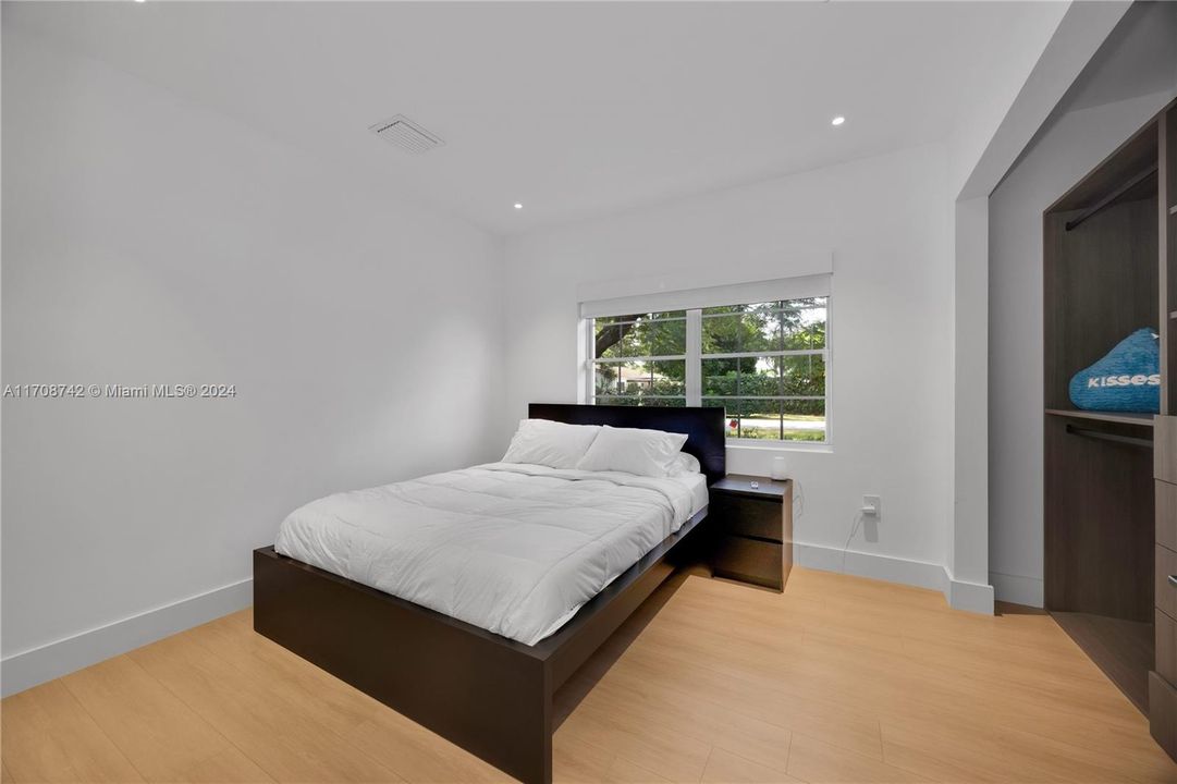 Second Bedroom with Closet Cabinetry