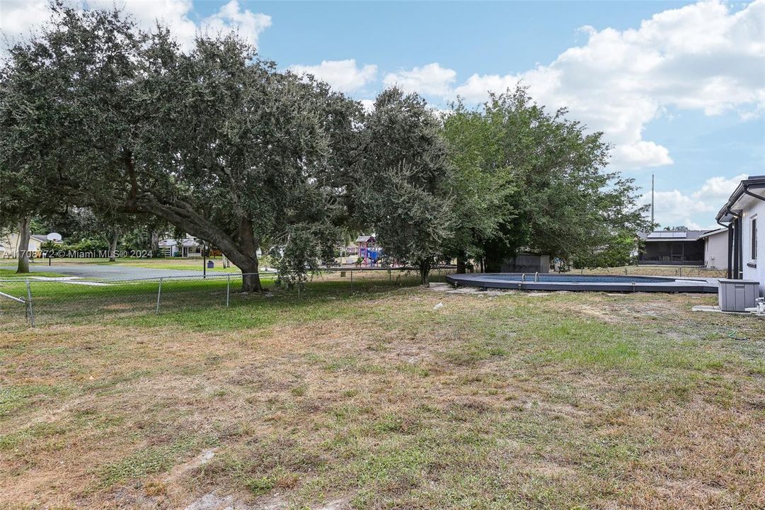 For Sale: $600,000 (3 beds, 2 baths, 1393 Square Feet)