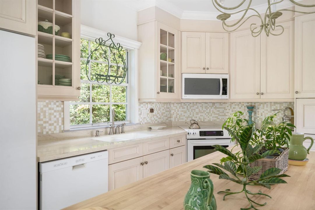 18-web-or-mls-3645 Ocean Dr-18