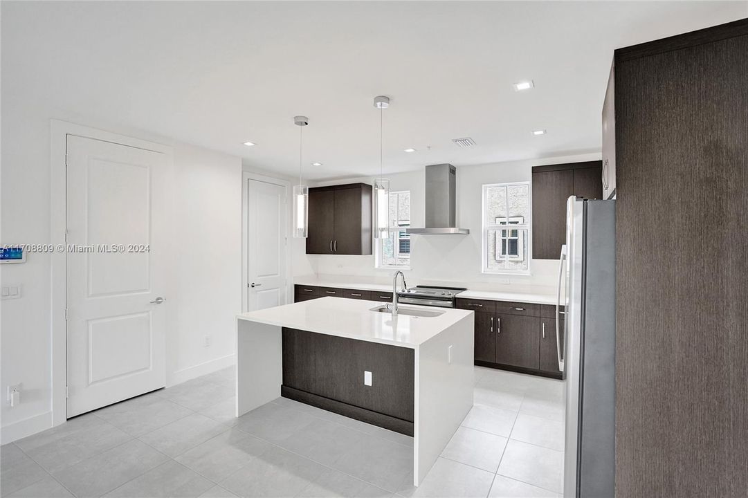 For Sale: $636,806 (3 beds, 3 baths, 1793 Square Feet)