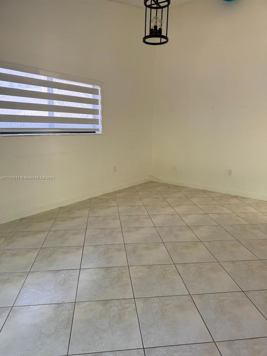 For Rent: $3,800 (4 beds, 2 baths, 2434 Square Feet)