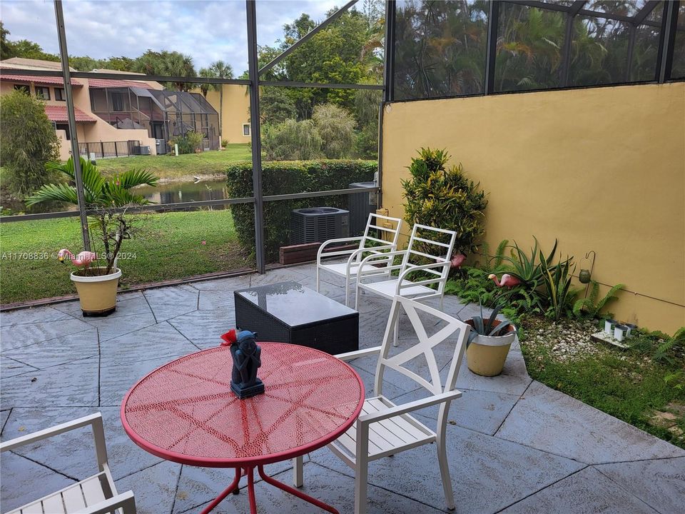 En Venta: $635,000 (3 camas, 2 baños, 1712 Pies cuadrados)