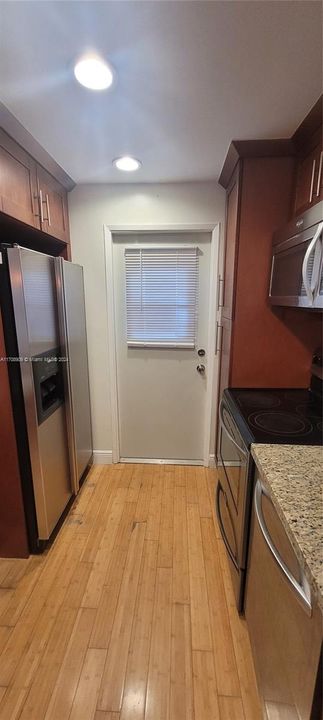 For Rent: $2,600 (3 beds, 2 baths, 1500 Square Feet)