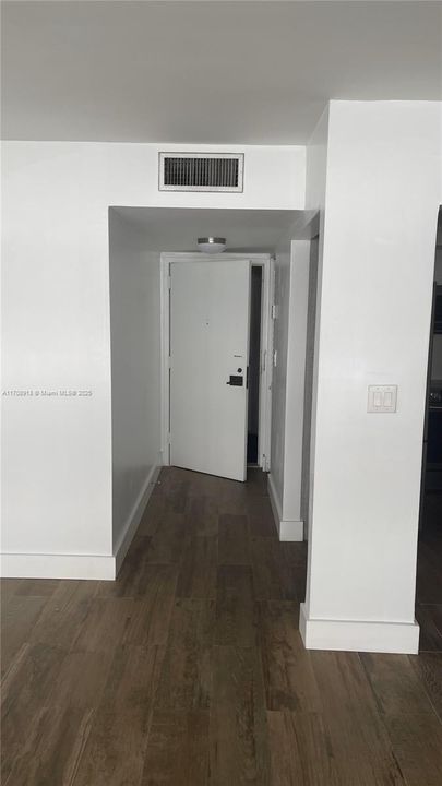 For Rent: $3,400 (2 beds, 2 baths, 1045 Square Feet)