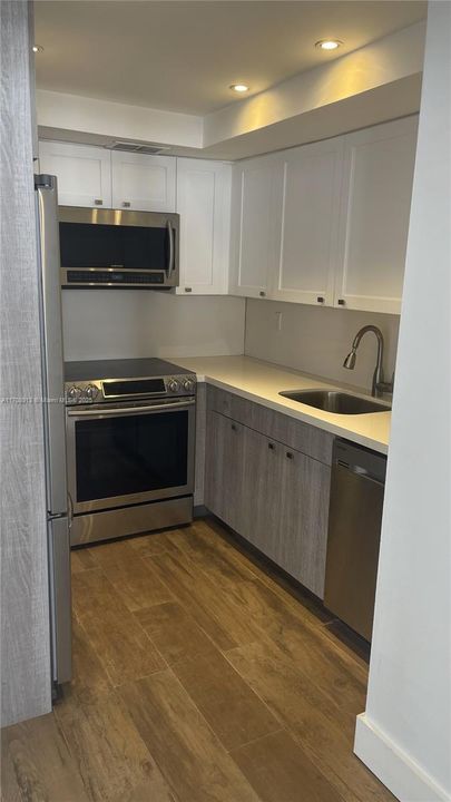 For Rent: $3,400 (2 beds, 2 baths, 1045 Square Feet)