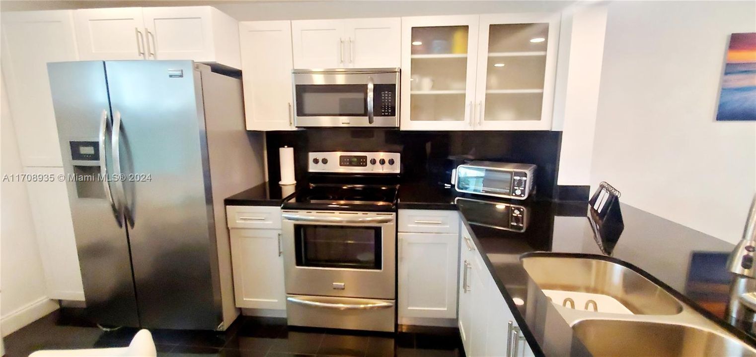 For Sale: $210,400 (2 beds, 2 baths, 950 Square Feet)