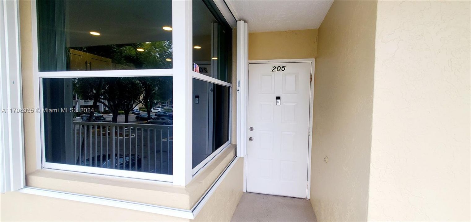 For Sale: $210,400 (2 beds, 2 baths, 950 Square Feet)