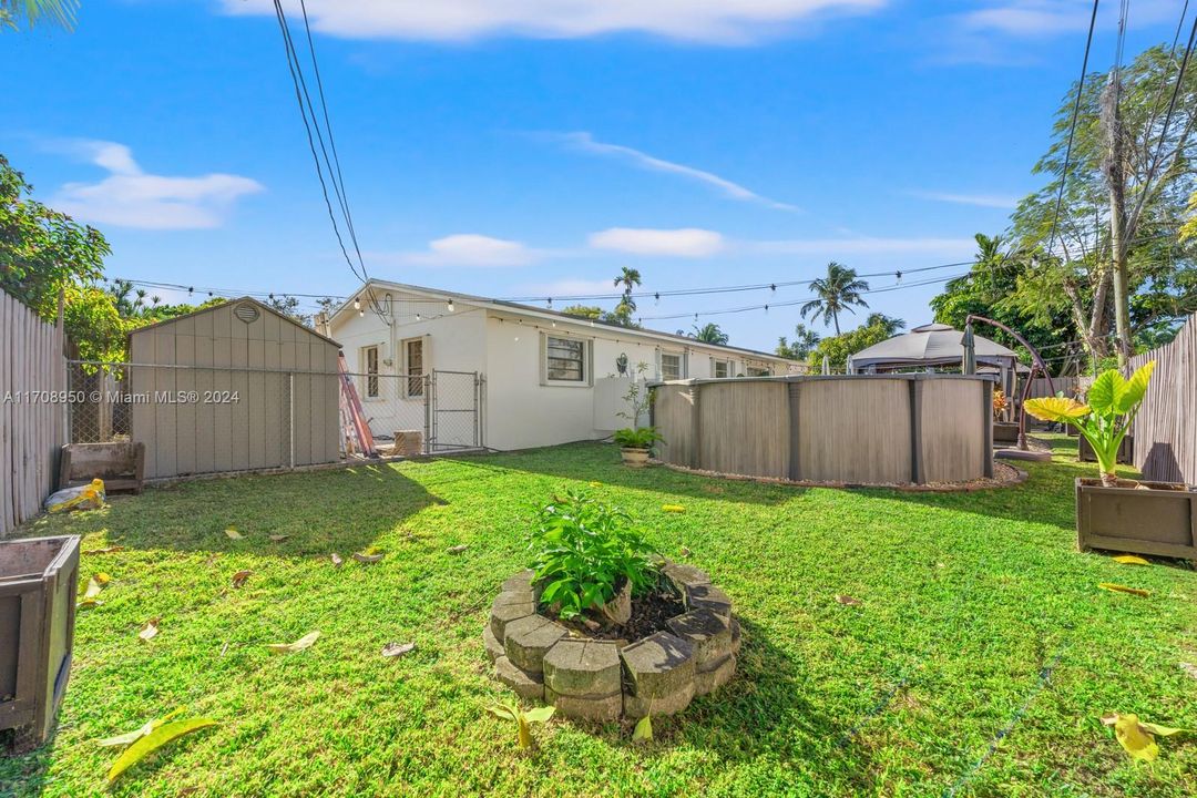 For Sale: $710,000 (4 beds, 2 baths, 1957 Square Feet)