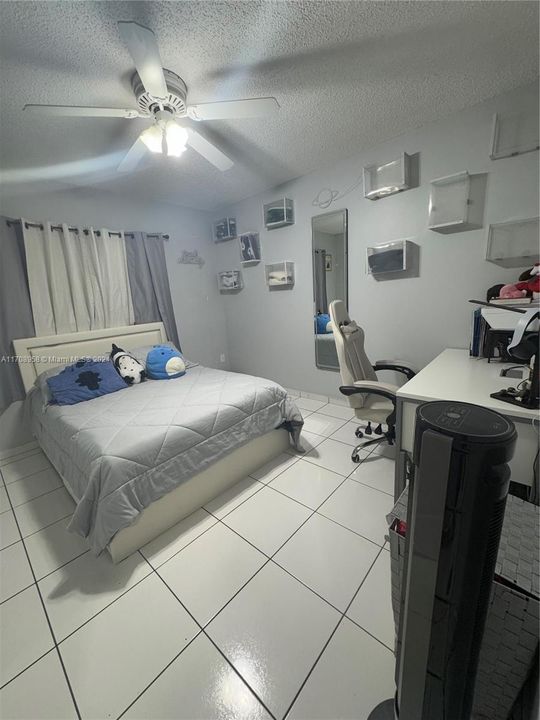 For Sale: $380,000 (2 beds, 1 baths, 1019 Square Feet)