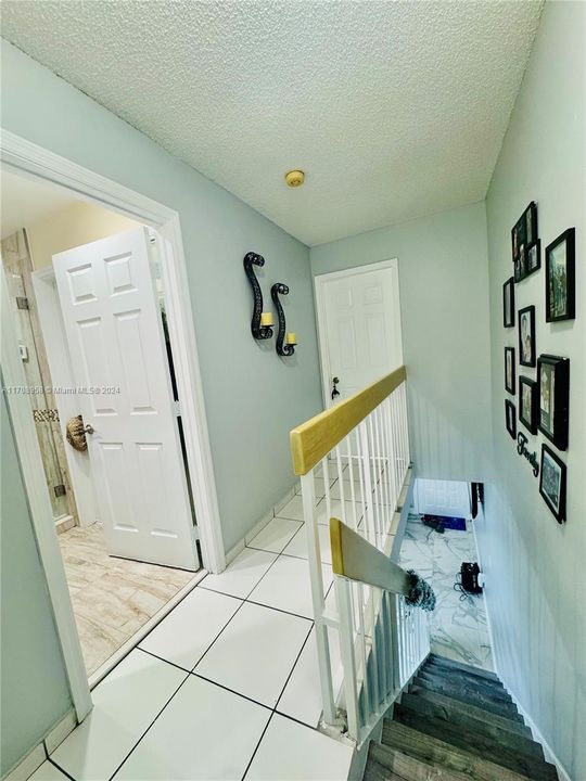 For Sale: $380,000 (2 beds, 1 baths, 1019 Square Feet)