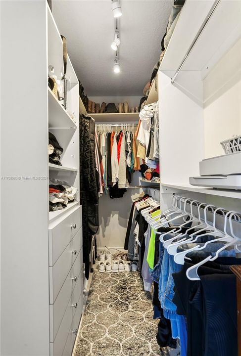 Walk in Closet