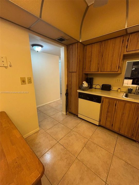 For Sale: $160,000 (2 beds, 2 baths, 1023 Square Feet)