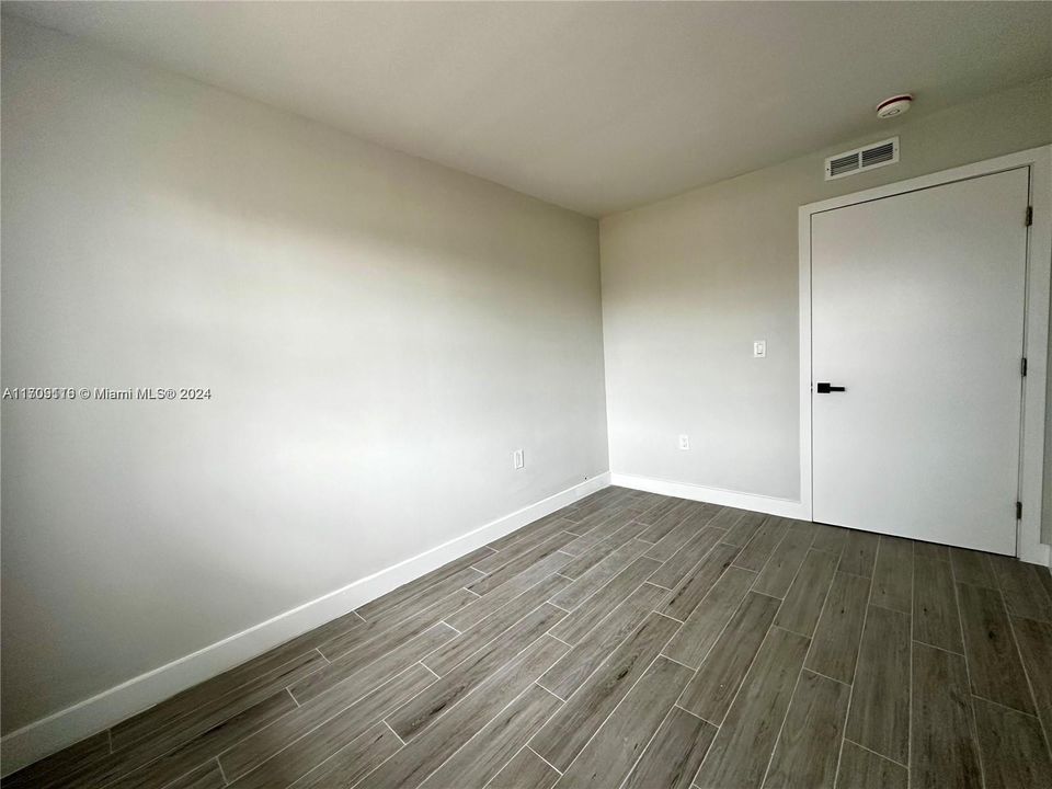 For Rent: $2,200 (2 beds, 1 baths, 730 Square Feet)