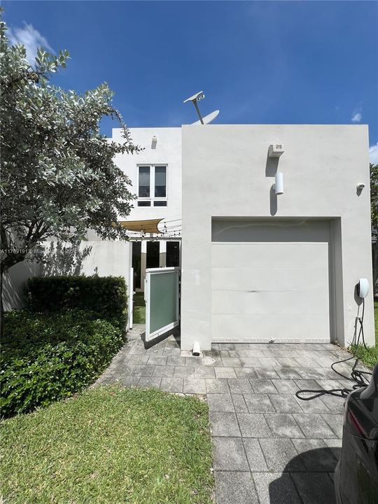 En Venta: $699,999 (3 camas, 2 baños, 1720 Pies cuadrados)