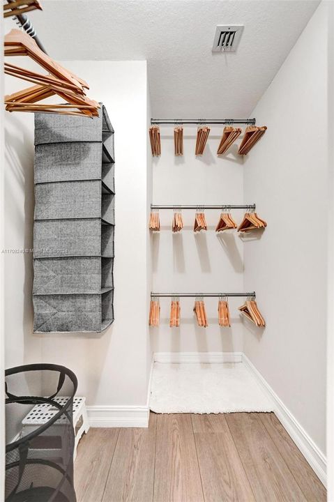 Walking Closet