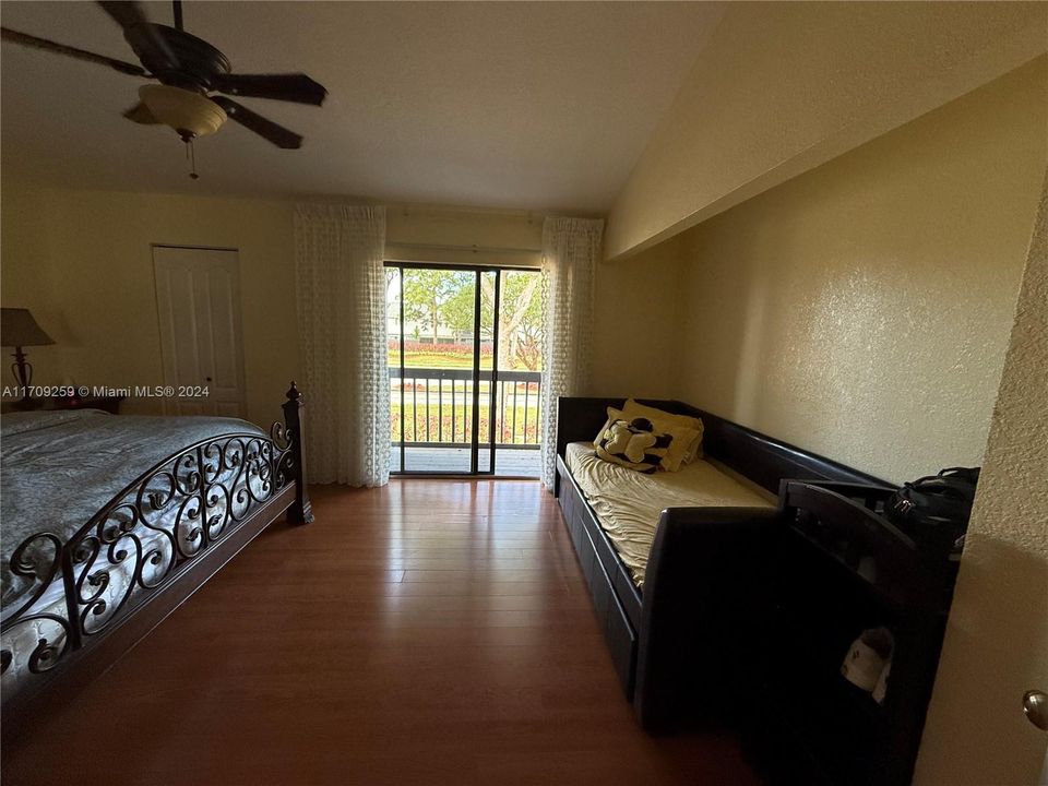 For Rent: $2,400 (2 beds, 2 baths, 1166 Square Feet)