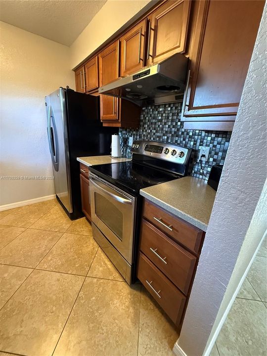 For Rent: $2,400 (2 beds, 2 baths, 1166 Square Feet)