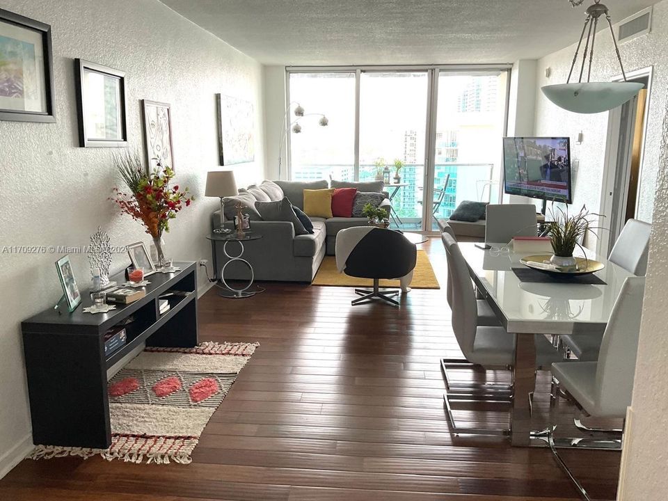 En Venta: $450,000 (1 camas, 1 baños, 880 Pies cuadrados)