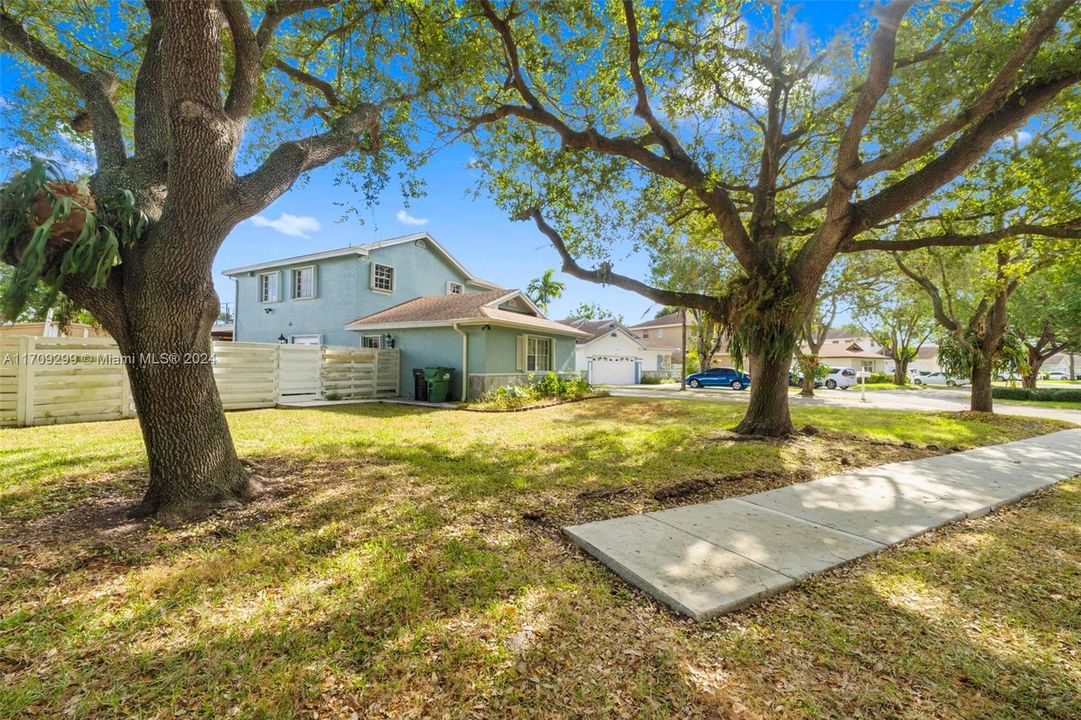 For Sale: $750,000 (4 beds, 2 baths, 2081 Square Feet)