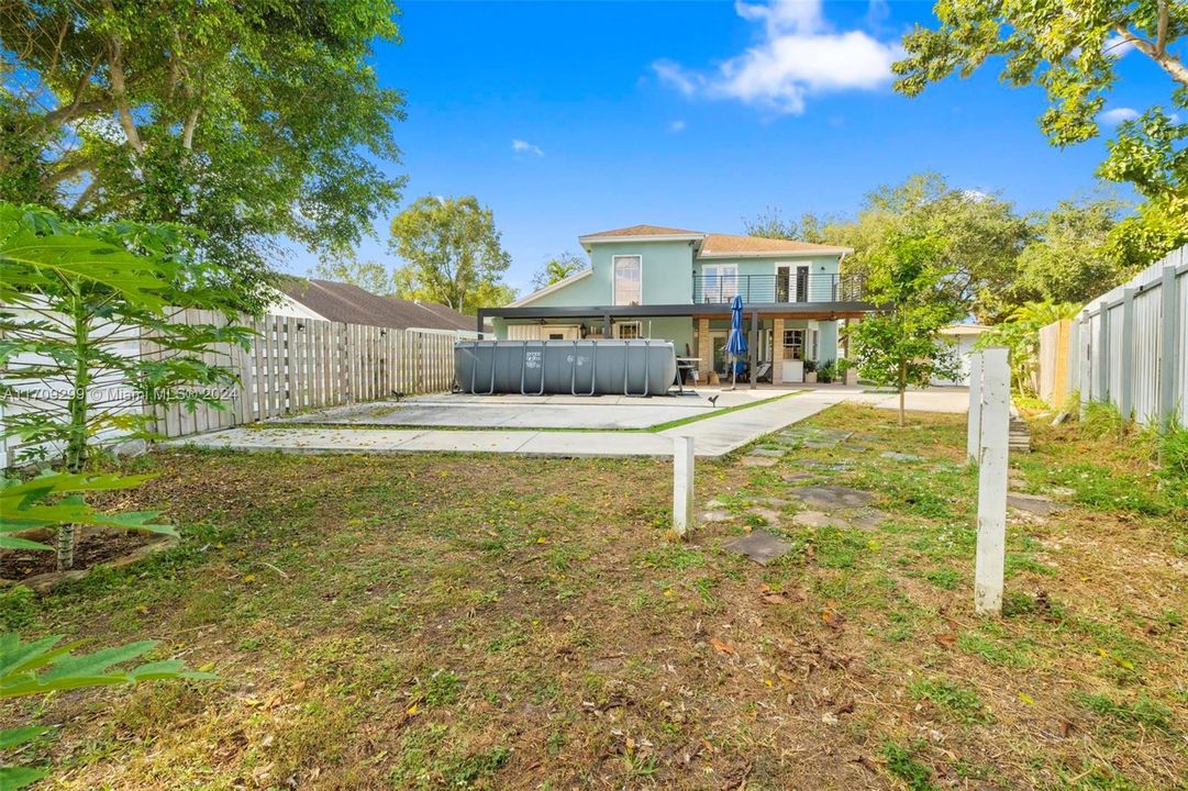 For Sale: $750,000 (4 beds, 2 baths, 2081 Square Feet)