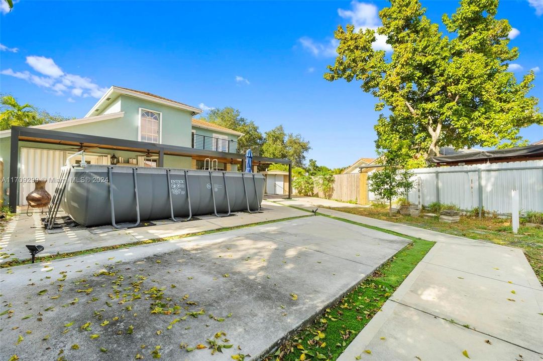 For Sale: $750,000 (4 beds, 2 baths, 2081 Square Feet)