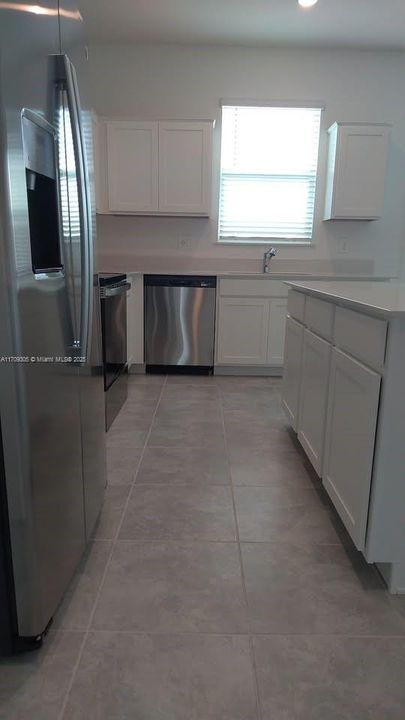 For Rent: $2,400 (4 beds, 2 baths, 0 Square Feet)