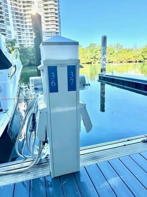 待售: $269,000 (没有数据)