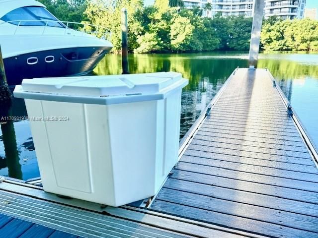 待售: $269,000 (没有数据)