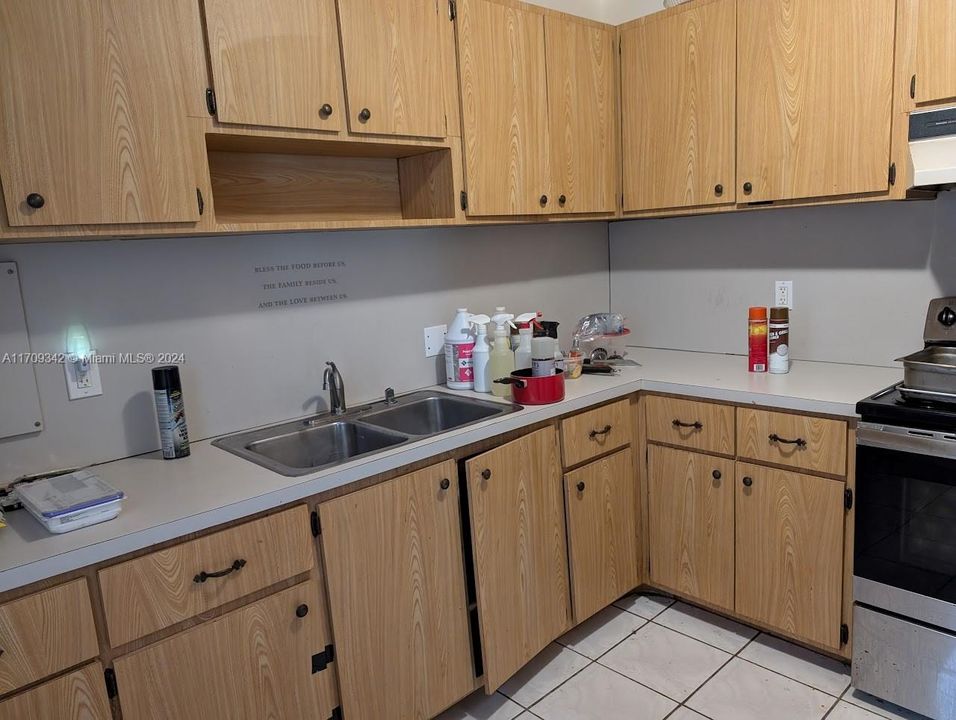 For Sale: $450,000 (3 beds, 1 baths, 1238 Square Feet)