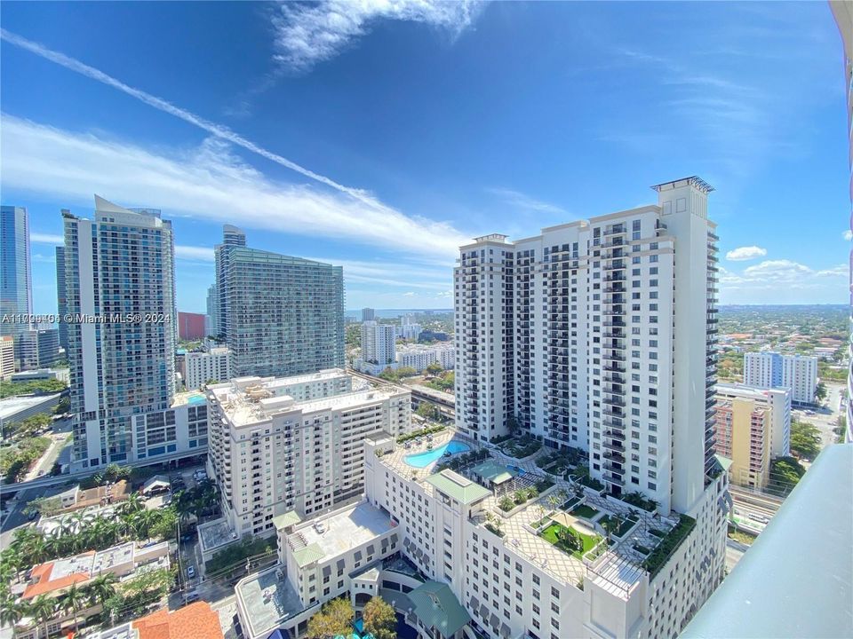 Active With Contract: $5,650 (2 beds, 2 baths, 1048 Square Feet)