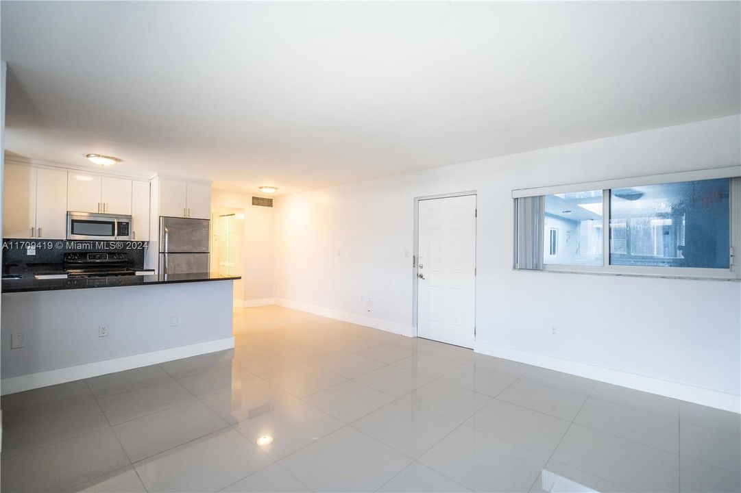 Recently Rented: $2,000 (1 beds, 1 baths, 0 Square Feet)