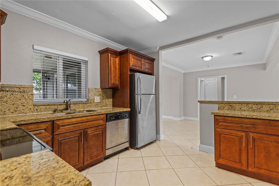 For Sale: $469,900 (3 beds, 2 baths, 1537 Square Feet)